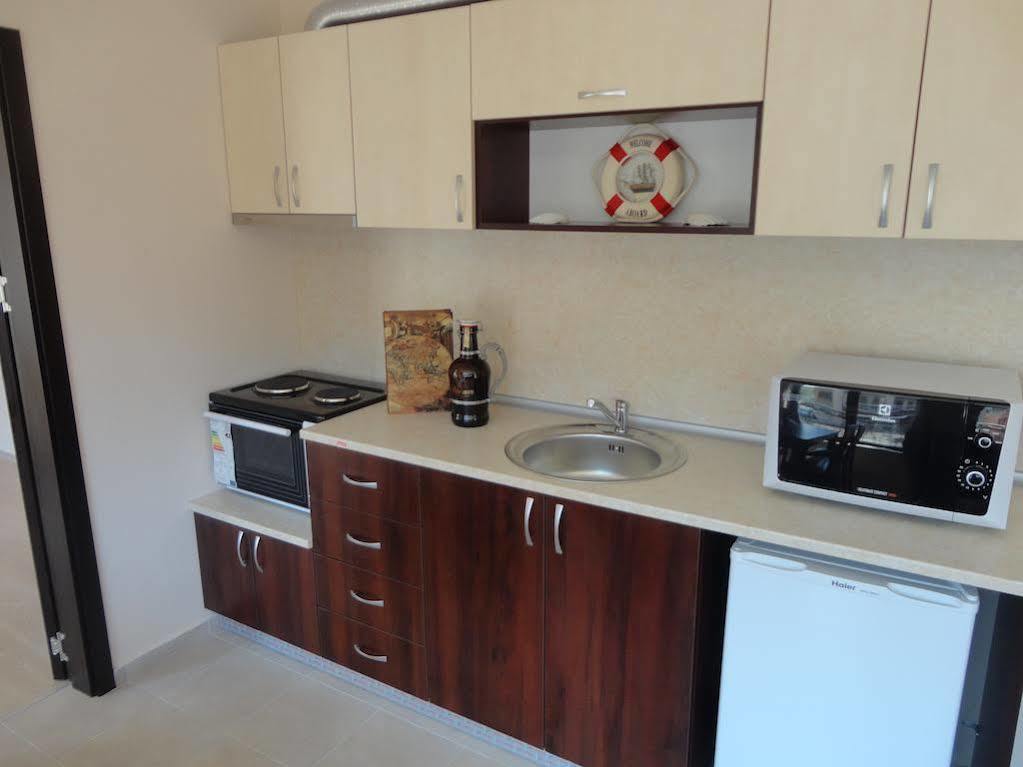 Holiday Apartments In Pomorie Buitenkant foto