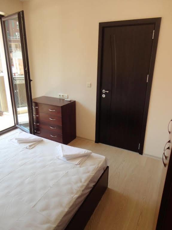 Holiday Apartments In Pomorie Buitenkant foto