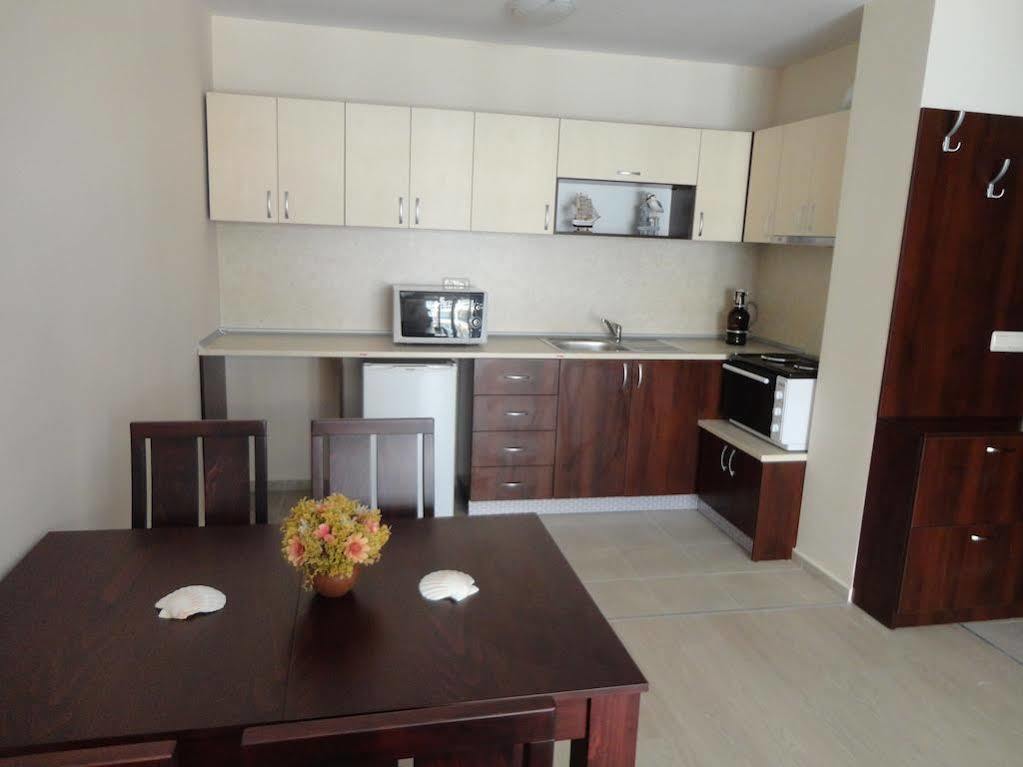 Holiday Apartments In Pomorie Buitenkant foto